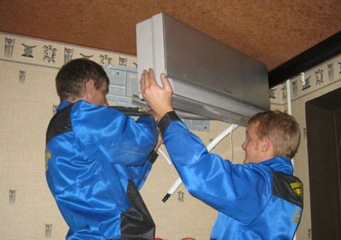 Bir apartman dairesinde klima nereye kurulur: pencere, zemin, duvar ve diğer klimaların montajı